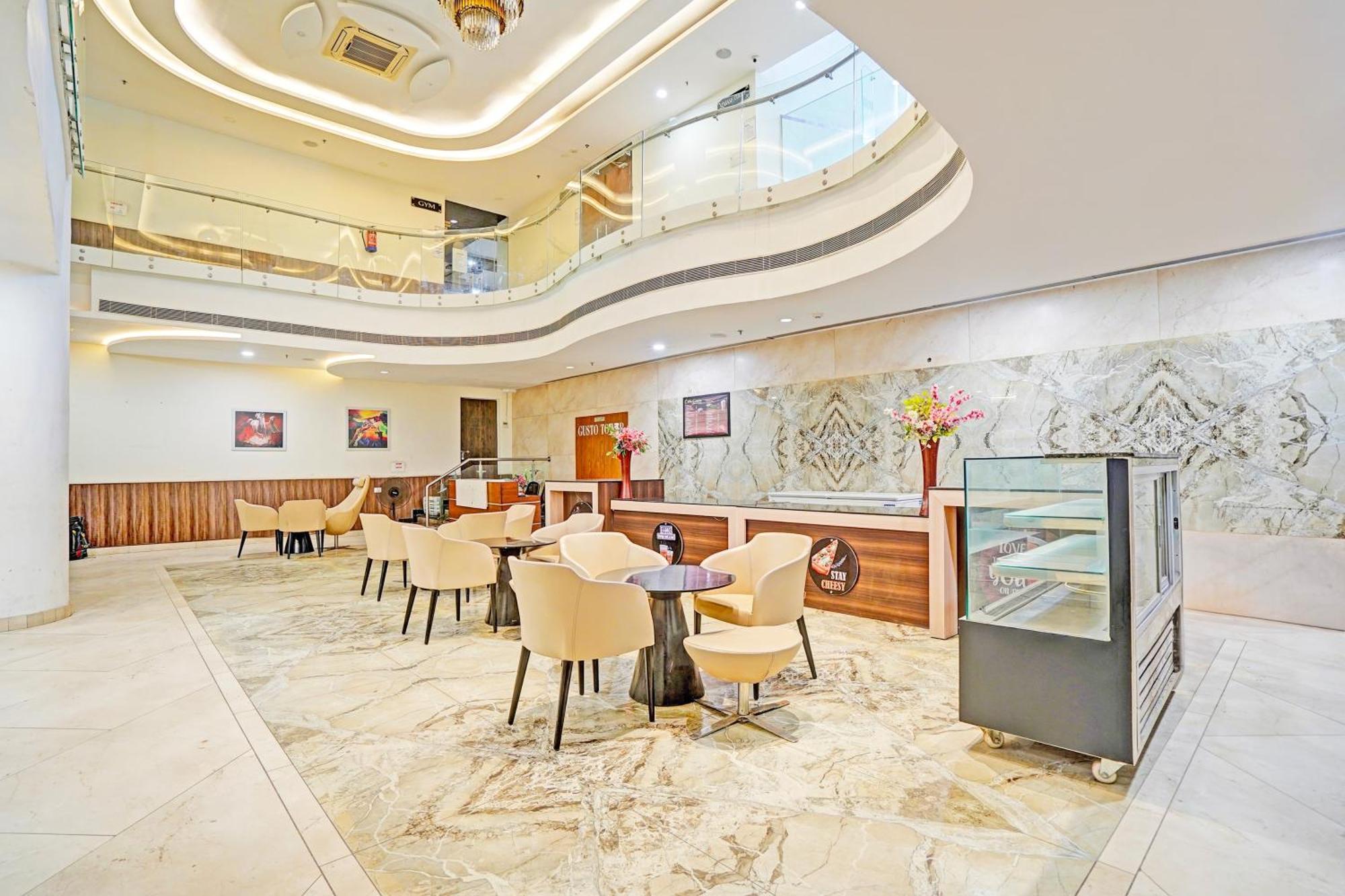 Palette Gomti Nagar Near Ekana Stadium Formerly Gusto Club Lucknow Exterior photo